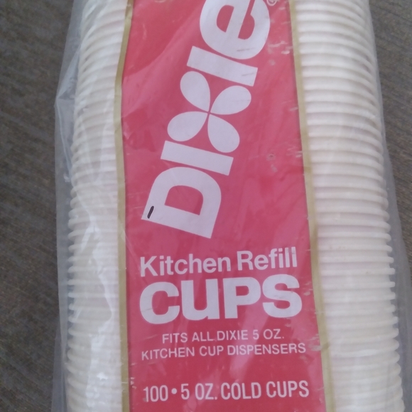 Vintage Dixie Christmas 5oz refill cups - Picture 3 of 4